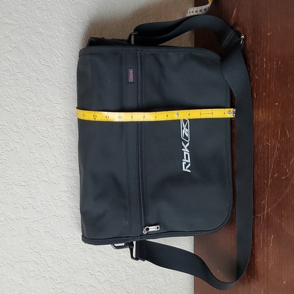 EUC. Tumi Reebok Flap Zip Crossbody Shoulder Bag Black - Picture 2 of 12